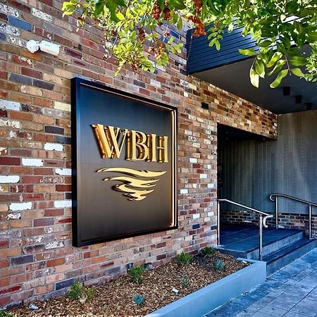 Warners Bay Hotel Bagian luar foto