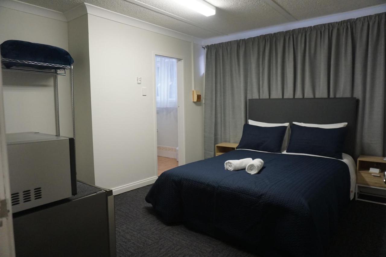 Warners Bay Hotel Bagian luar foto