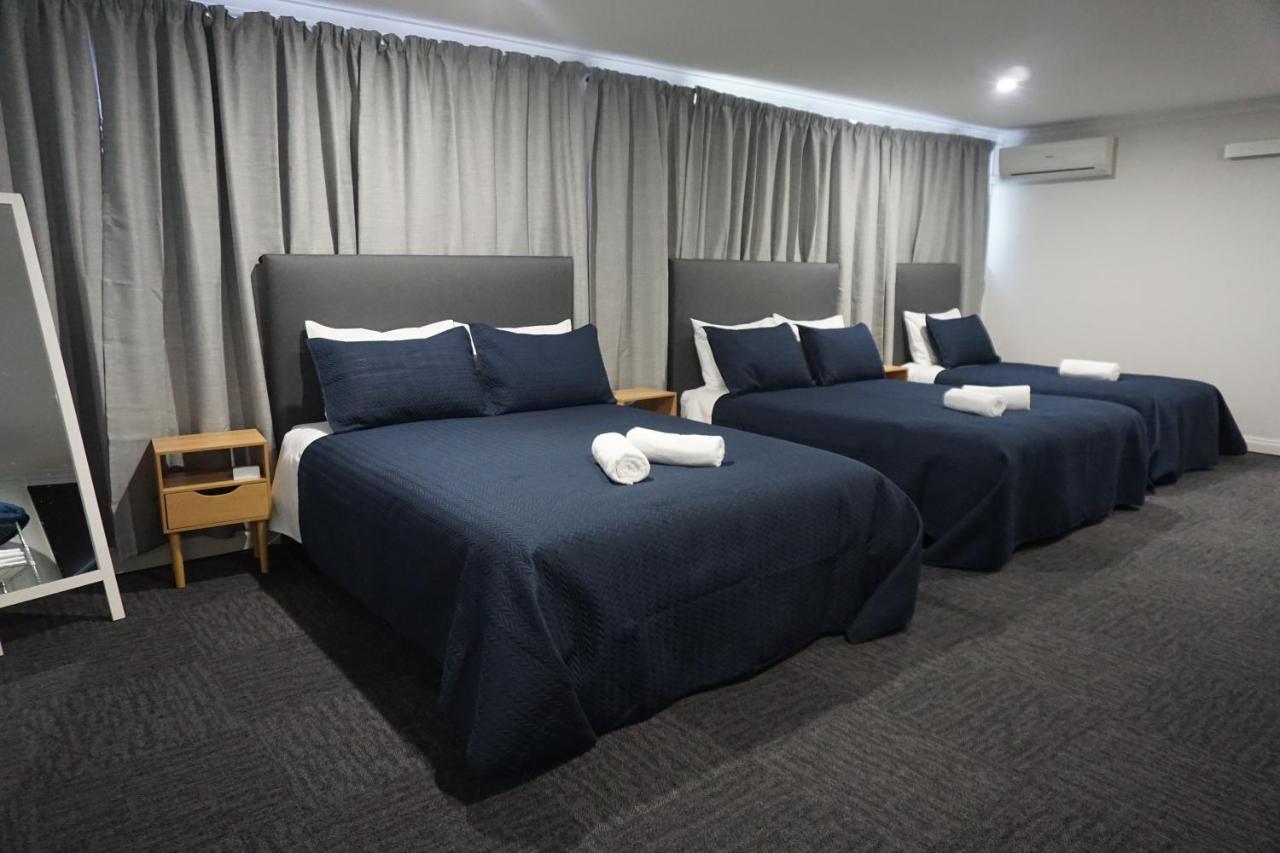 Warners Bay Hotel Bagian luar foto